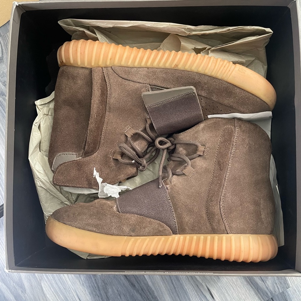 Yeezy 750 chocolate
